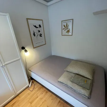 With Parking And Netflix Apartament